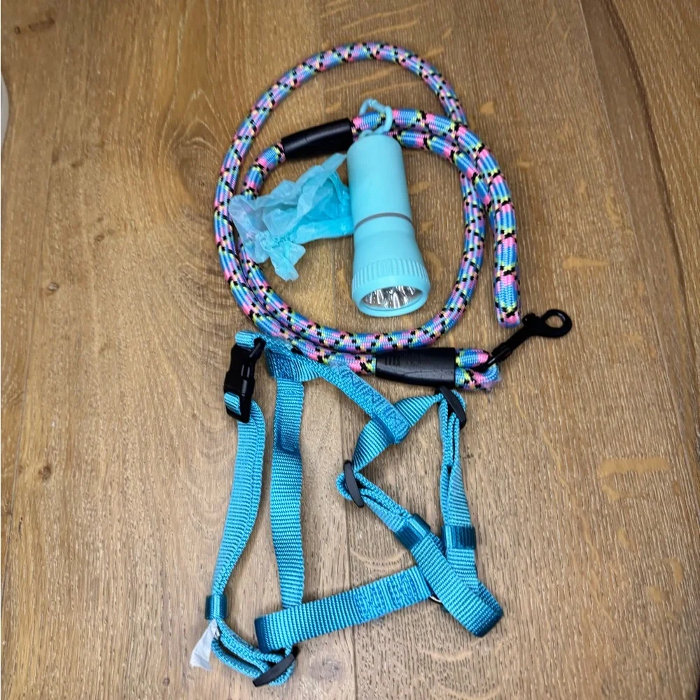 Cat Dog Puppy Walk Set Kit harness Leash Bag Holder Flashlight 80s Style Retro